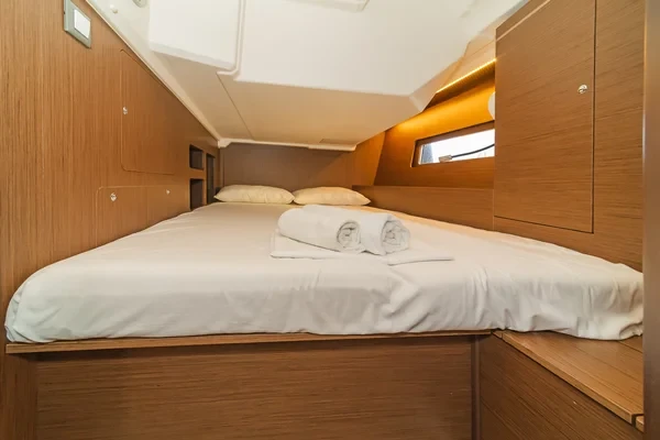 Oceanis 46.1 - Boatscribe.com