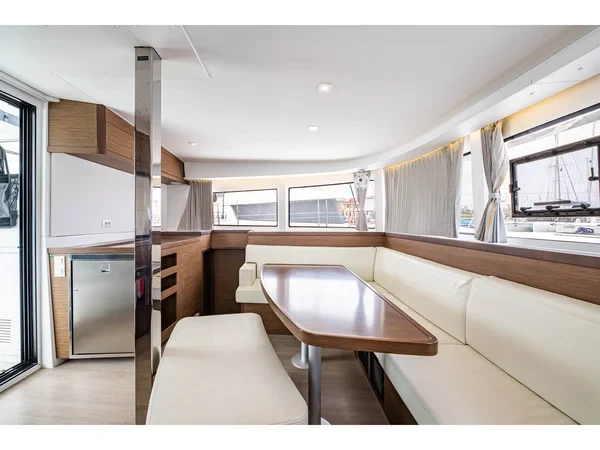 Lagoon 42 - Boatscribe.com
