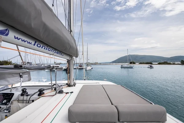 Lagoon 42 - Boatscribe.com