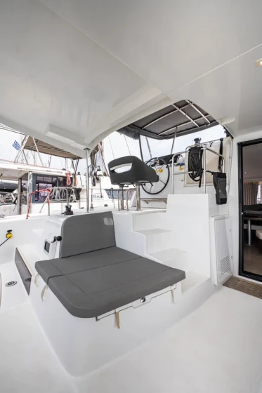 Lagoon 42 - Boatscribe.com
