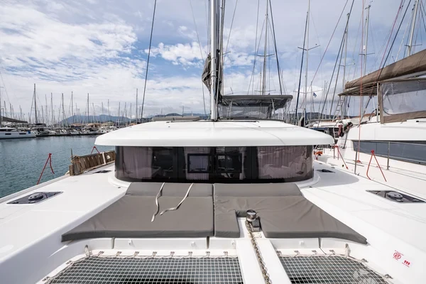 Lagoon 42 - Boatscribe.com