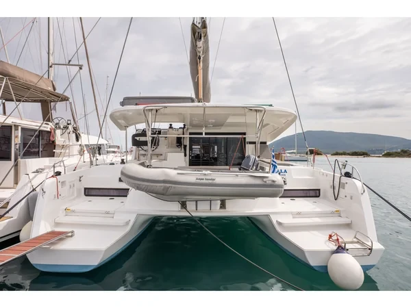 Lagoon 42 - Boatscribe.com