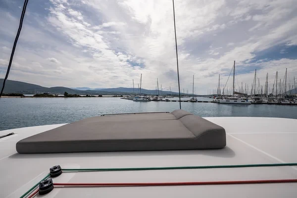 Lagoon 42 - Boatscribe.com