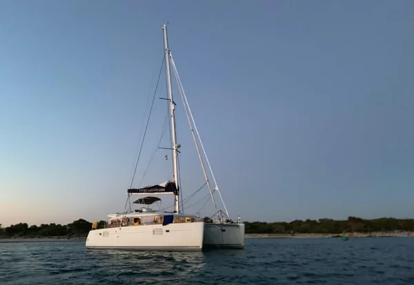 Lagoon 450 F - Boatscribe.com