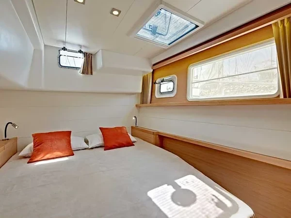 Lagoon 450 F - Boatscribe.com