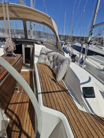 Bavaria 33 Cruiser - Boatscribe.com