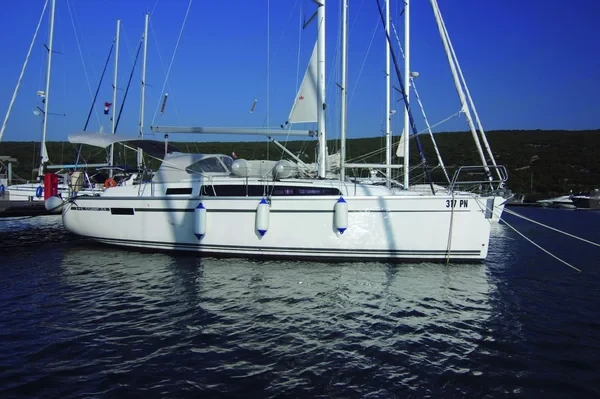 Bavaria 33 Cruiser - Boatscribe.com
