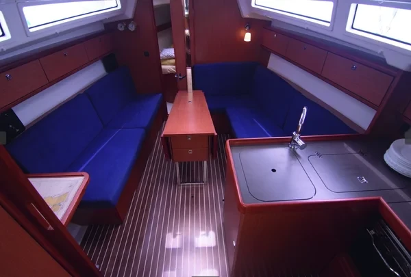 Bavaria 33 Cruiser - Boatscribe.com