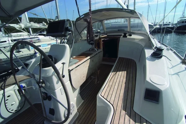 Bavaria 33 Cruiser - Boatscribe.com