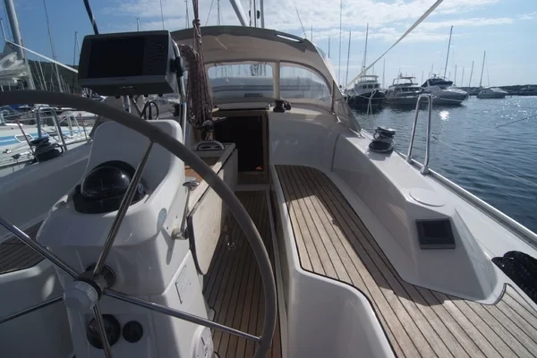 Bavaria 33 Cruiser - Boatscribe.com