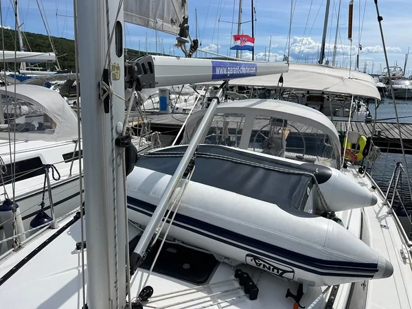 Bavaria 33 Cruiser - Boatscribe.com