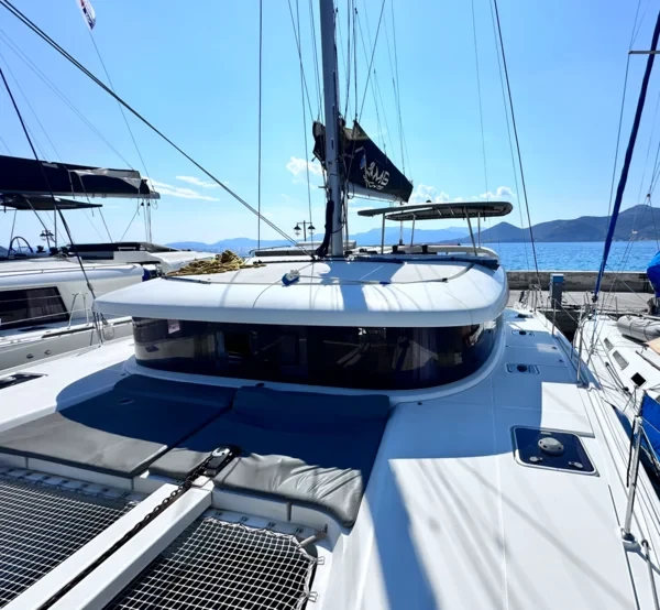 Lagoon 42 - Boatscribe.com