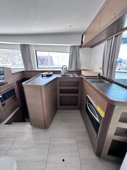 Lagoon 42 - Boatscribe.com
