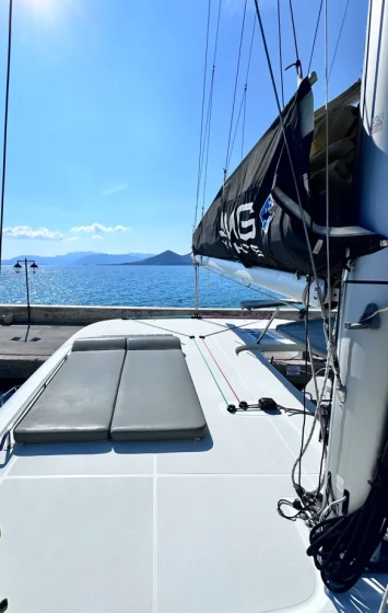 Lagoon 42 - Boatscribe.com