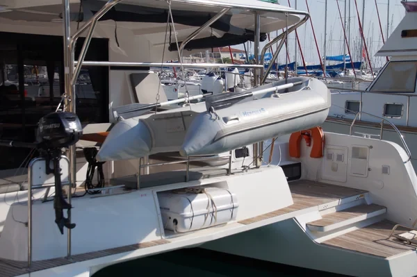 Lagoon 42 - Boatscribe.com