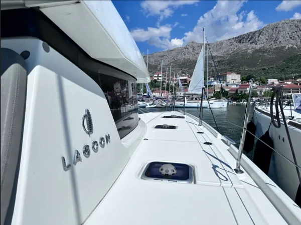 Lagoon 42 - Boatscribe.com