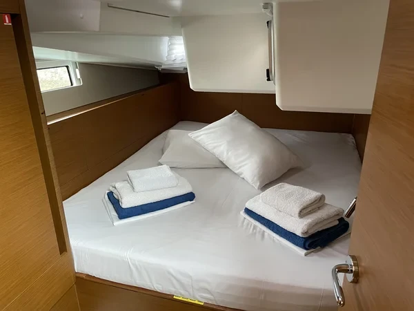Sun Odyssey 490 - Boatscribe.com