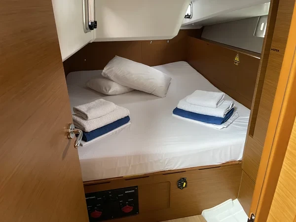 Sun Odyssey 490 - Boatscribe.com