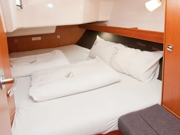 Bavaria 37 Cruiser - Boatscribe.com