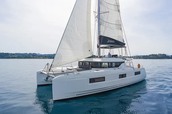 Lagoon 46 - Boatscribe.com