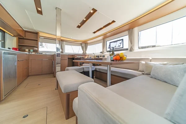Lagoon 46 - Boatscribe.com