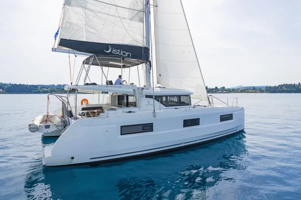 Lagoon 46 - Boatscribe.com