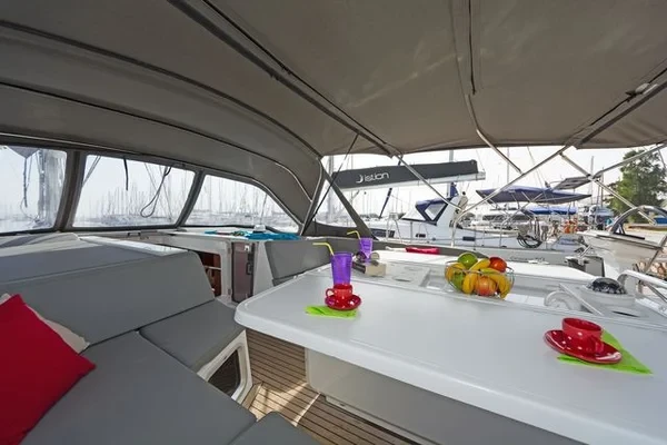 Oceanis 51.1 - Boatscribe.com