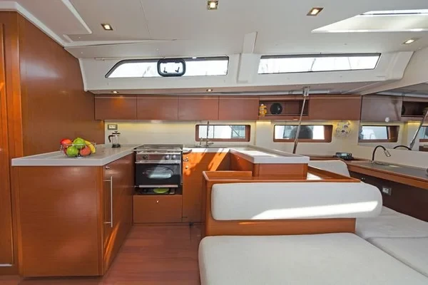 Oceanis 51.1 - Boatscribe.com