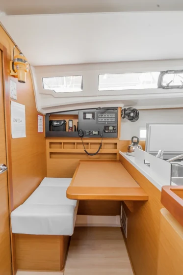 Sun Odyssey 410 - Boatscribe.com