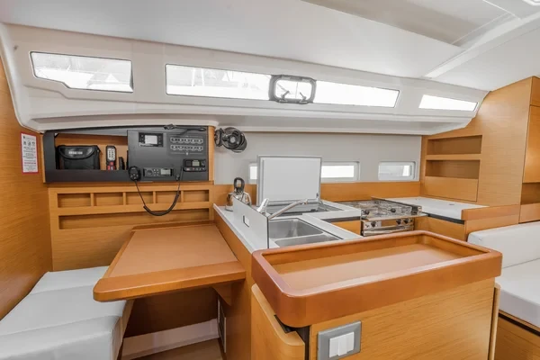 Sun Odyssey 410 - Boatscribe.com