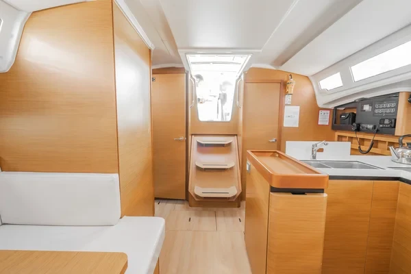 Sun Odyssey 410 - Boatscribe.com