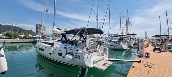 Oceanis 40.1 - Boatscribe.com