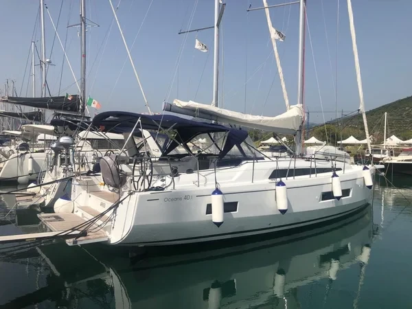 Oceanis 40.1 - Boatscribe.com