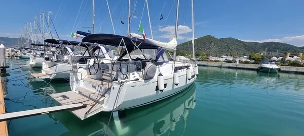 Oceanis 40.1 - Boatscribe.com