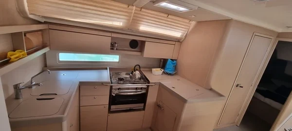 Oceanis 40.1 - Boatscribe.com