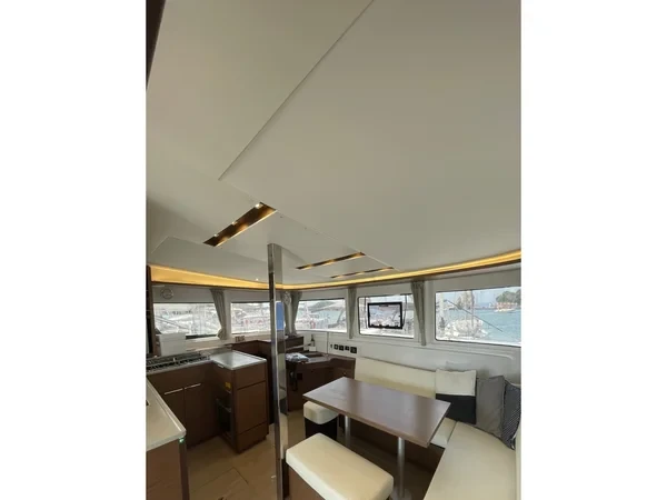 Lagoon 46 - Boatscribe.com