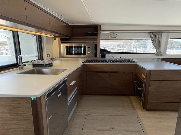Lagoon 46 - Boatscribe.com