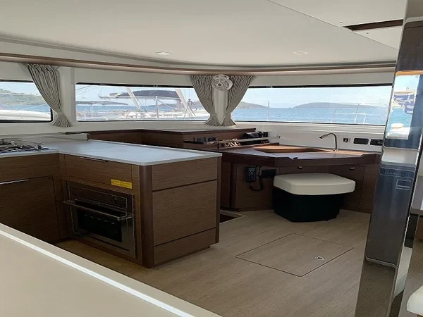Lagoon 46 - Boatscribe.com