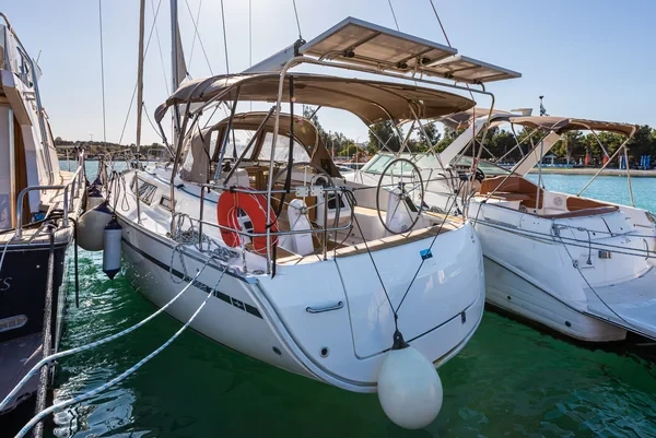 Bavaria 37 - Boatscribe.com