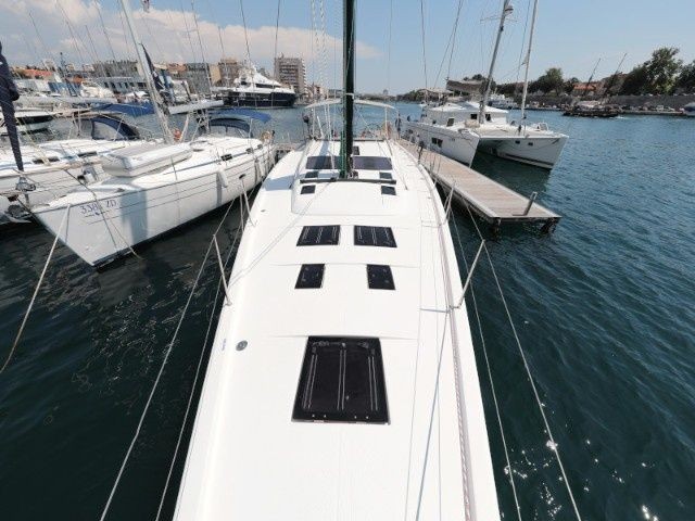 Dufour 560 - Boatscribe.com