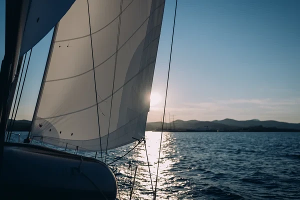 Oceanis 51.1 - Boatscribe.com