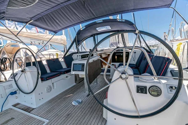 Dufour 382 GL - Boatscribe.com