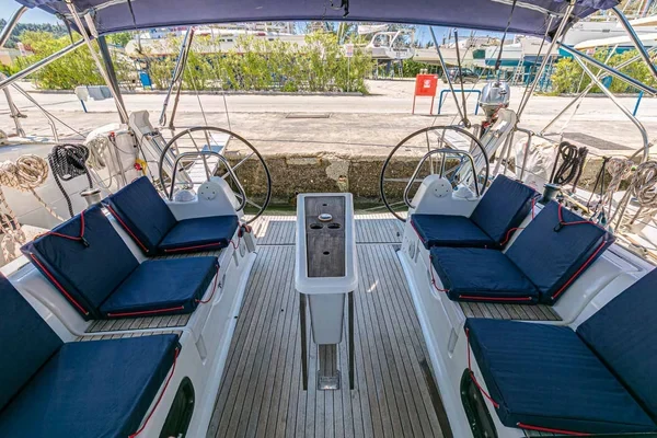 Dufour 382 GL - Boatscribe.com