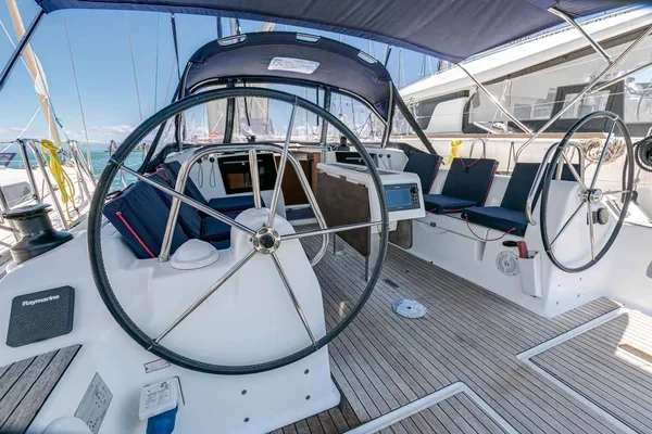 Dufour 382 GL - Boatscribe.com