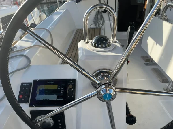 Oceanis 38.1 - Boatscribe.com