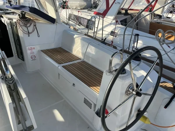 Oceanis 38.1 - Boatscribe.com