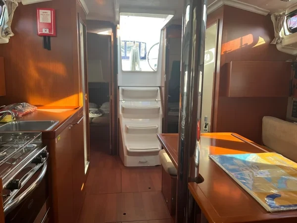 Oceanis 38.1 - Boatscribe.com