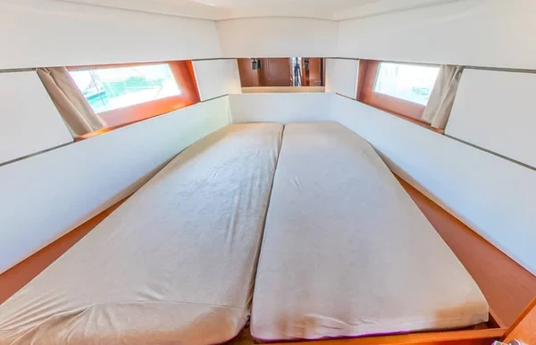 Oceanis 38.1 - Boatscribe.com
