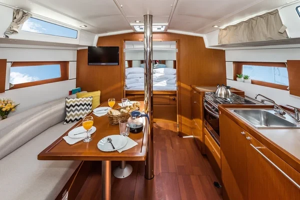 Oceanis 38.1 - Boatscribe.com