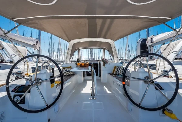Oceanis 38.1 - Boatscribe.com